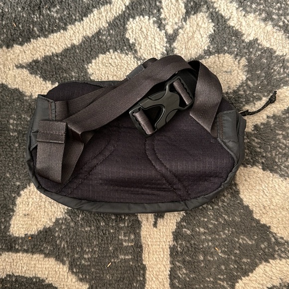 Patagonia Fanny - Picture 2 of 2